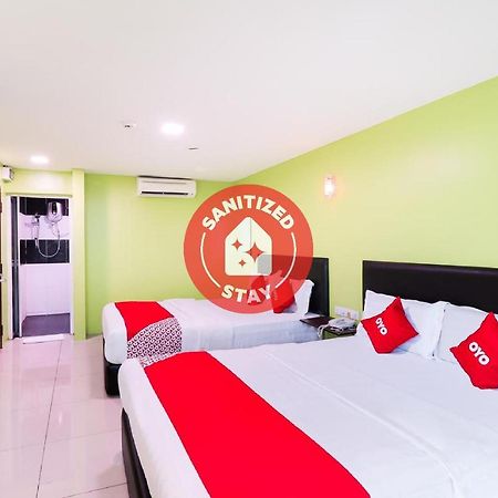 Oyo 89665 Royale City Hotel Σεπάνγκ Εξωτερικό φωτογραφία