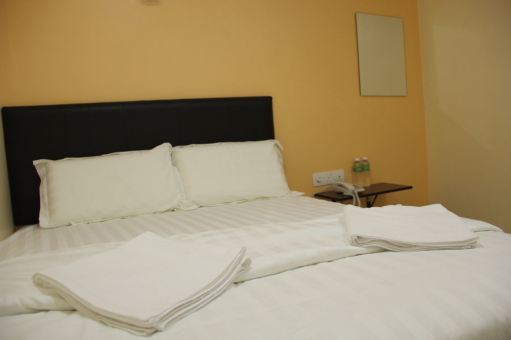 Oyo 89665 Royale City Hotel Σεπάνγκ Εξωτερικό φωτογραφία