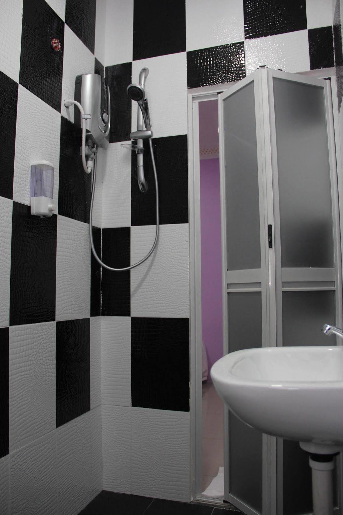 Oyo 89665 Royale City Hotel Σεπάνγκ Εξωτερικό φωτογραφία