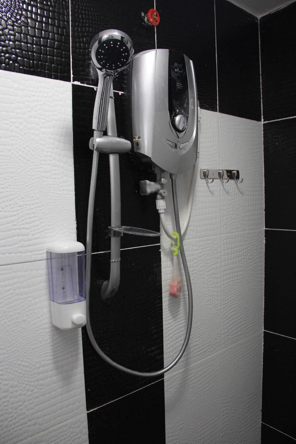 Oyo 89665 Royale City Hotel Σεπάνγκ Εξωτερικό φωτογραφία