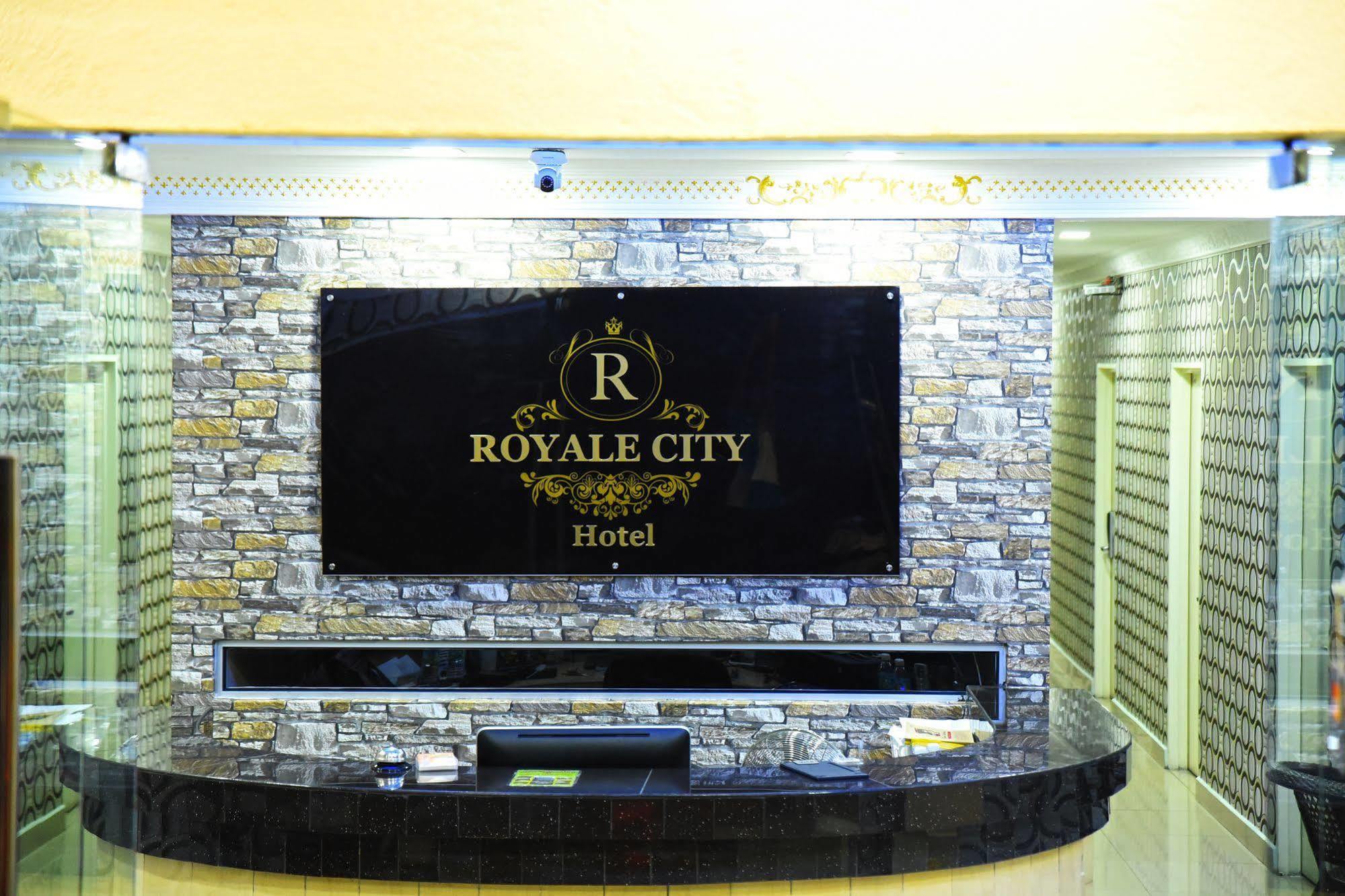 Oyo 89665 Royale City Hotel Σεπάνγκ Εξωτερικό φωτογραφία