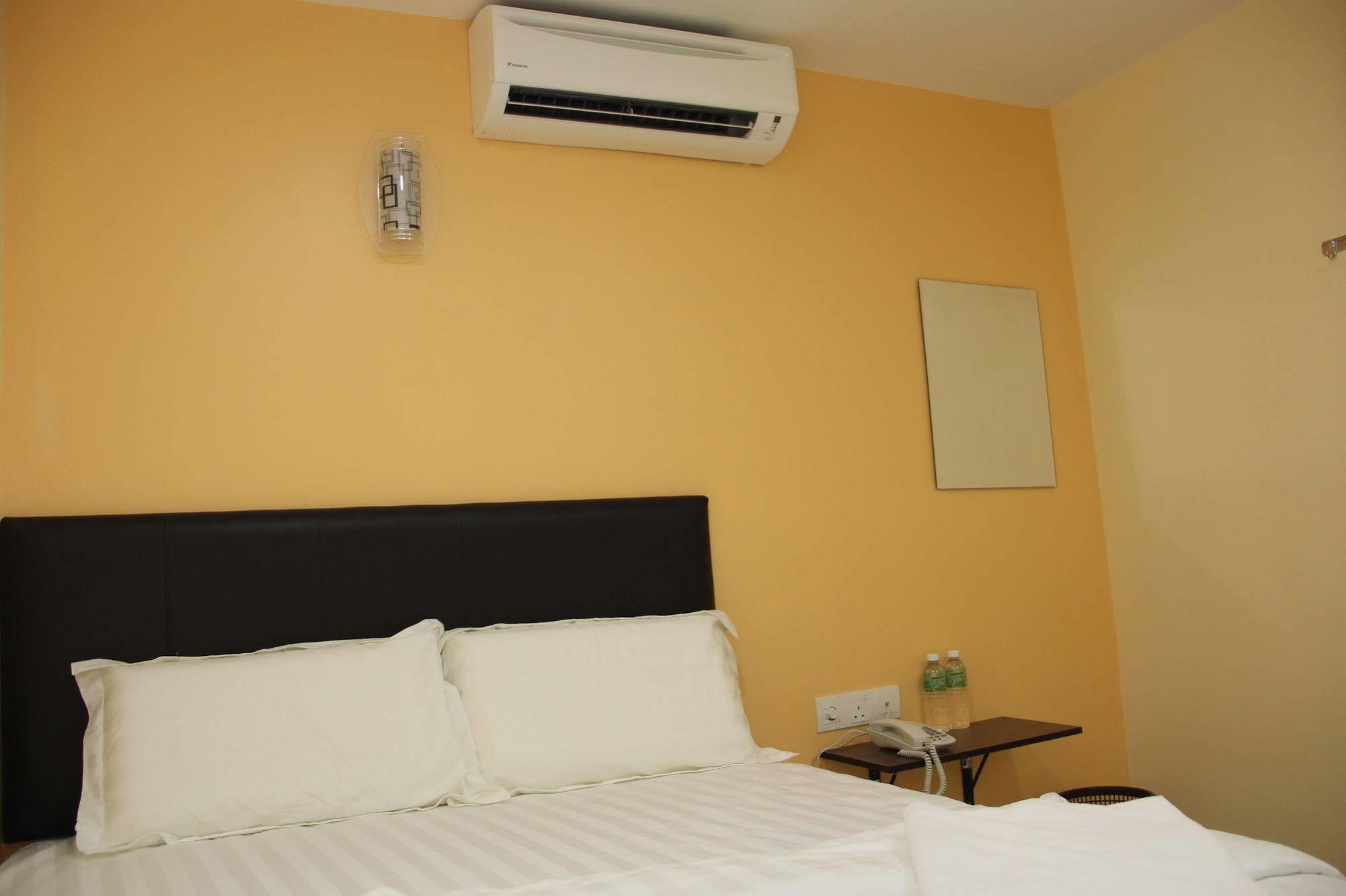 Oyo 89665 Royale City Hotel Σεπάνγκ Εξωτερικό φωτογραφία