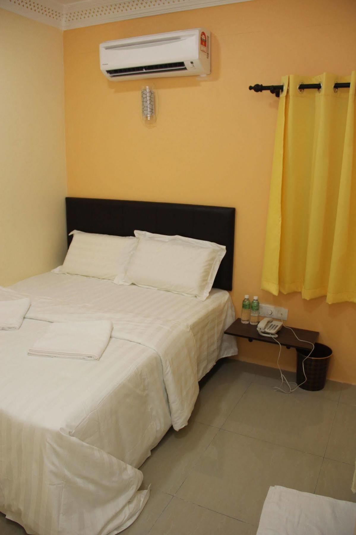 Oyo 89665 Royale City Hotel Σεπάνγκ Εξωτερικό φωτογραφία
