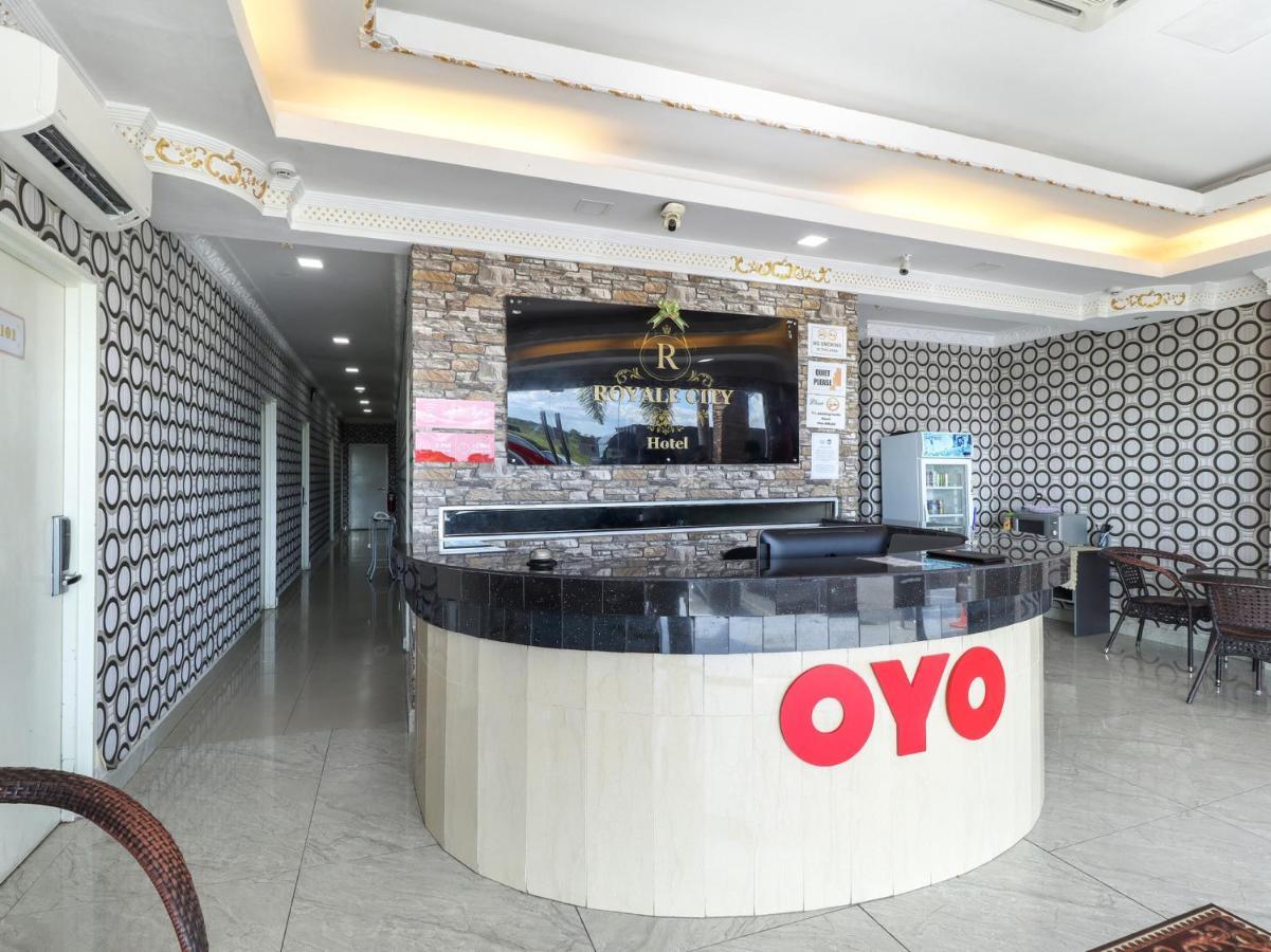 Oyo 89665 Royale City Hotel Σεπάνγκ Εξωτερικό φωτογραφία