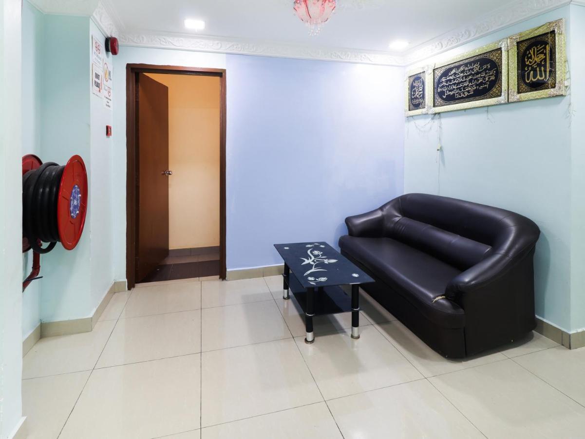 Oyo 89665 Royale City Hotel Σεπάνγκ Εξωτερικό φωτογραφία