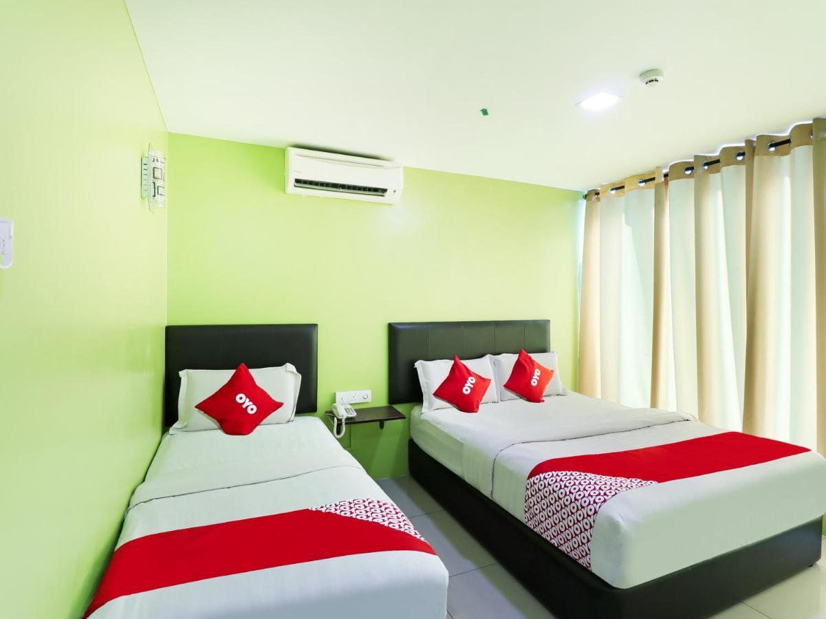 Oyo 89665 Royale City Hotel Σεπάνγκ Εξωτερικό φωτογραφία