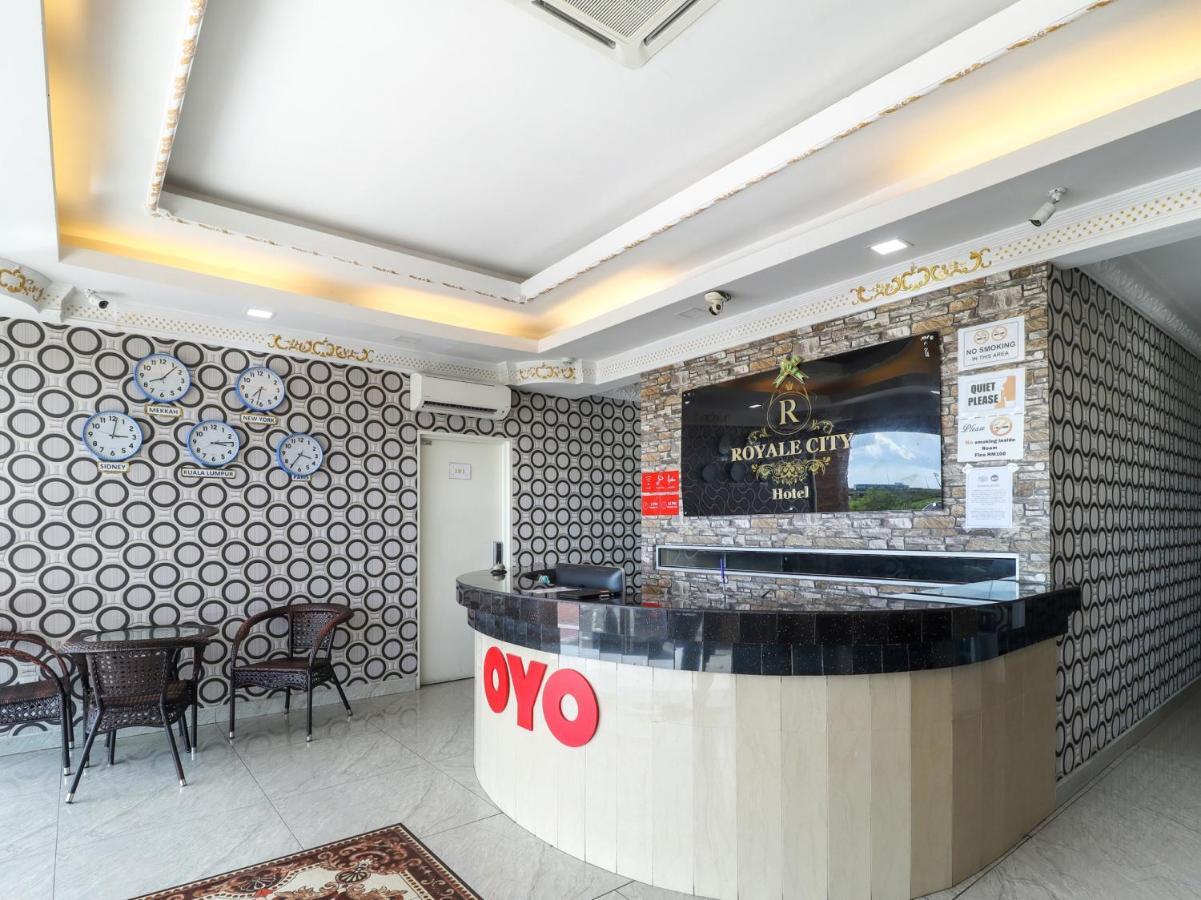 Oyo 89665 Royale City Hotel Σεπάνγκ Εξωτερικό φωτογραφία